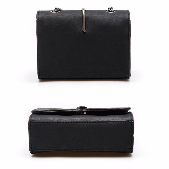 🎉HP🎉 🆕 PHOENIX Metal Chain Crossbody Bag - Picture 5 of 6